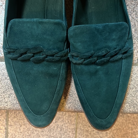 Vince Camuto emerald green chain flats - Picture 4 of 4